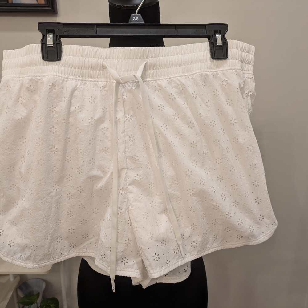 Gilly Hicks High Waist White Shorts Relaxed Fit Size XL